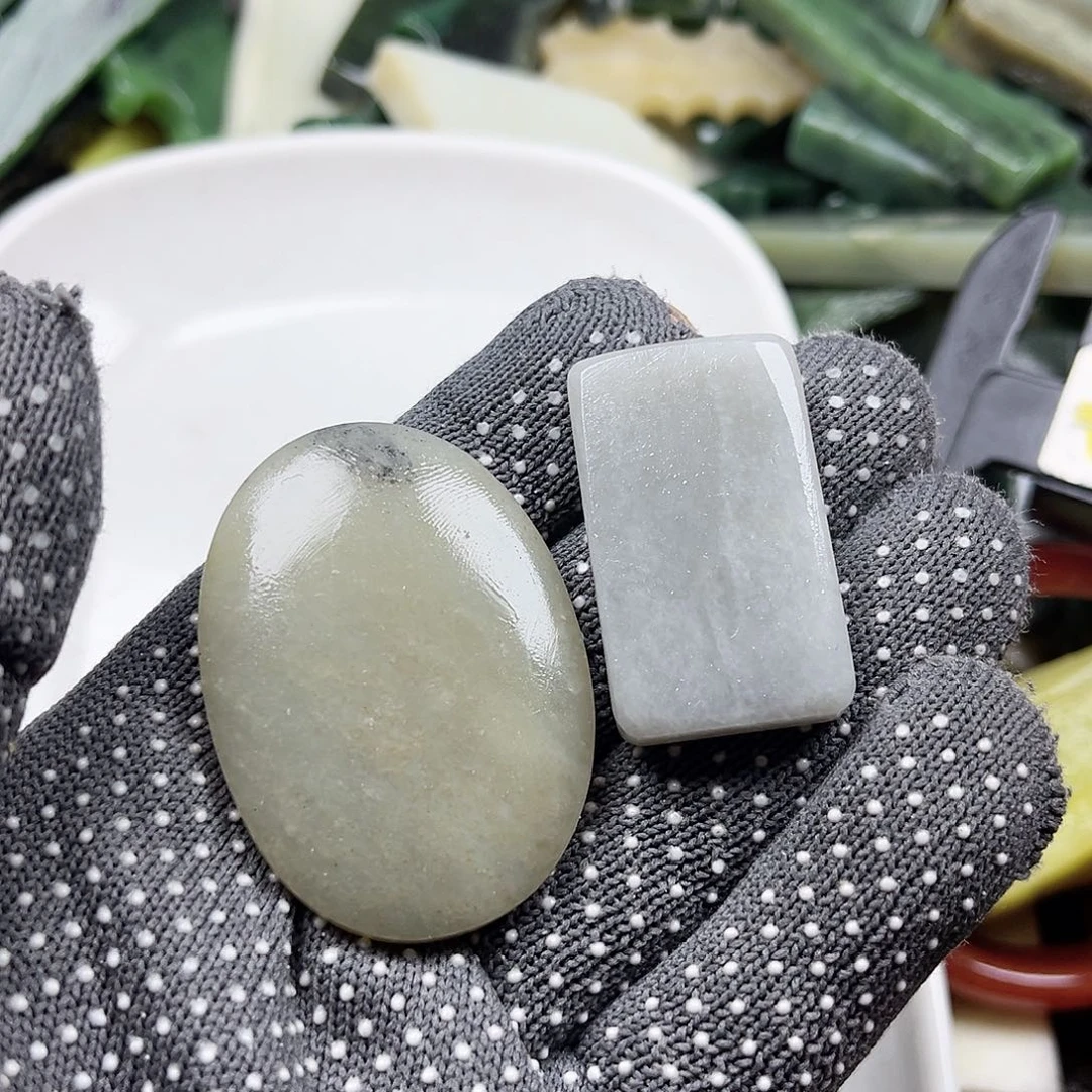 颈饰未镶嵌和田玉战*红