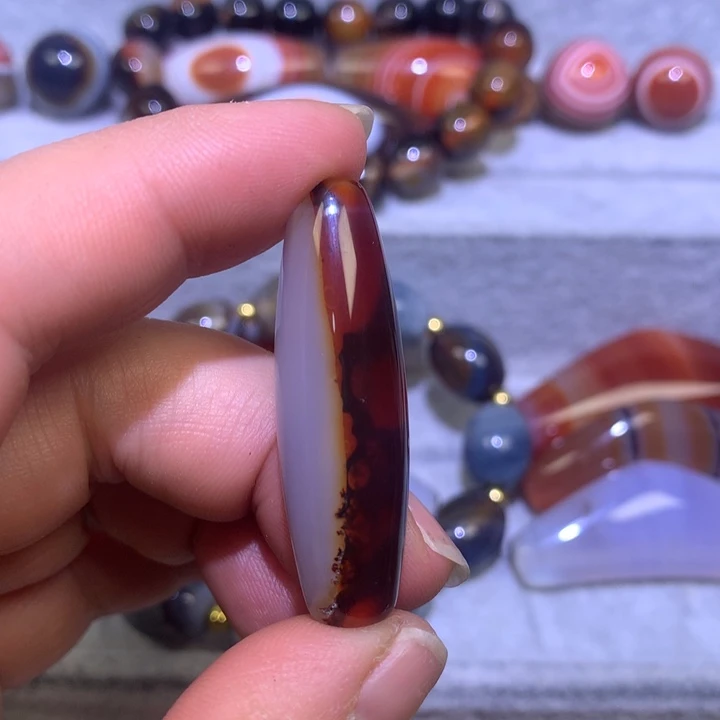 南红玛瑙合金颈饰