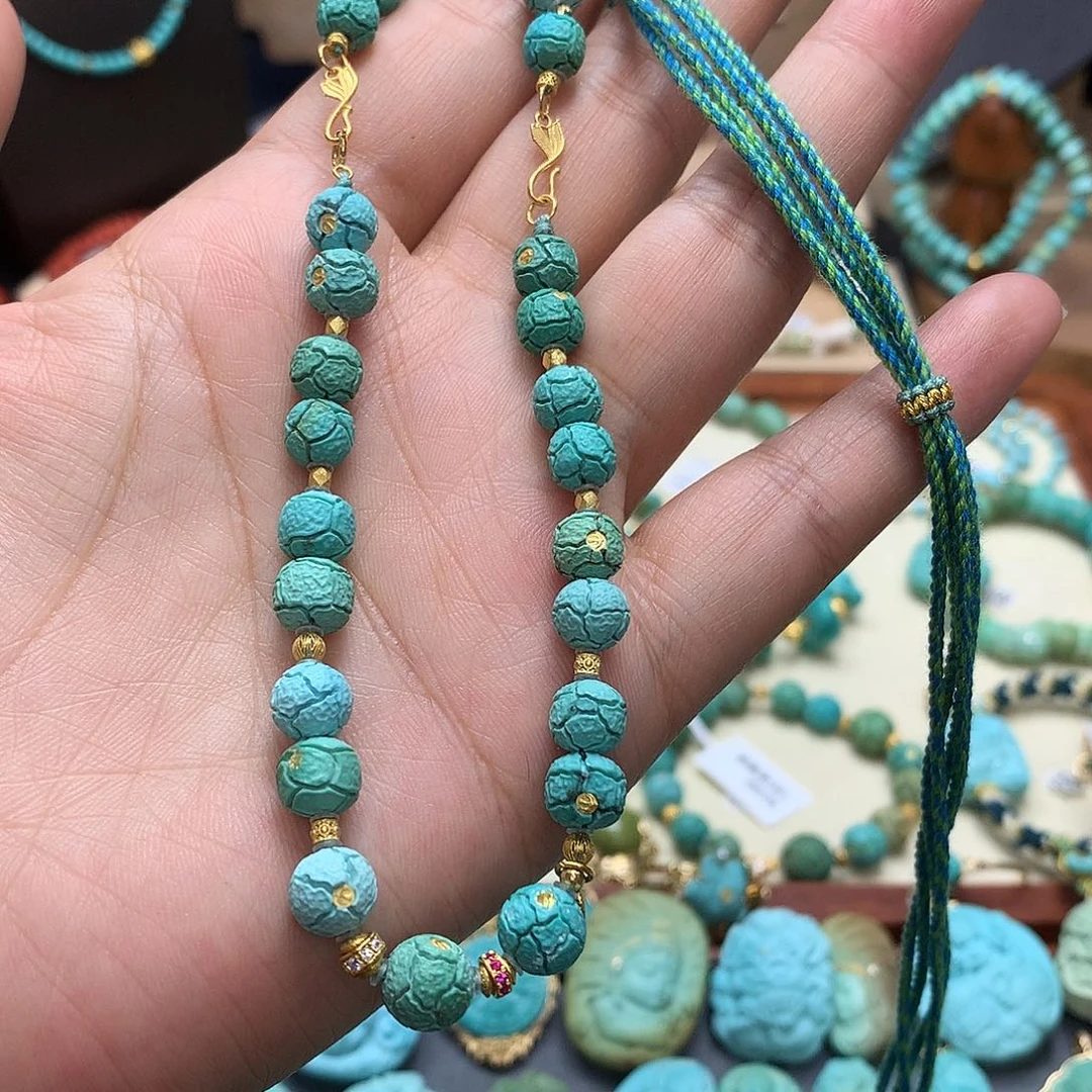 绿松石颈饰18K金镶嵌