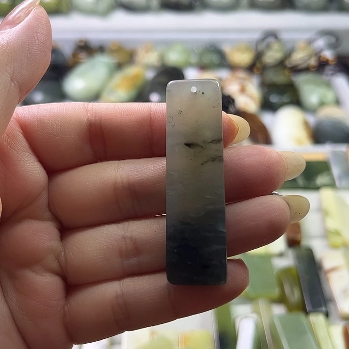 蛇纹石玉未镶嵌珠宝奇石