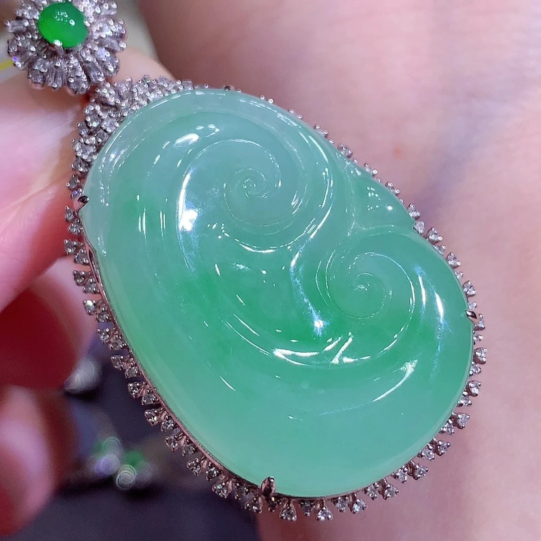 吊坠(不含链)18K金镶嵌翡翠