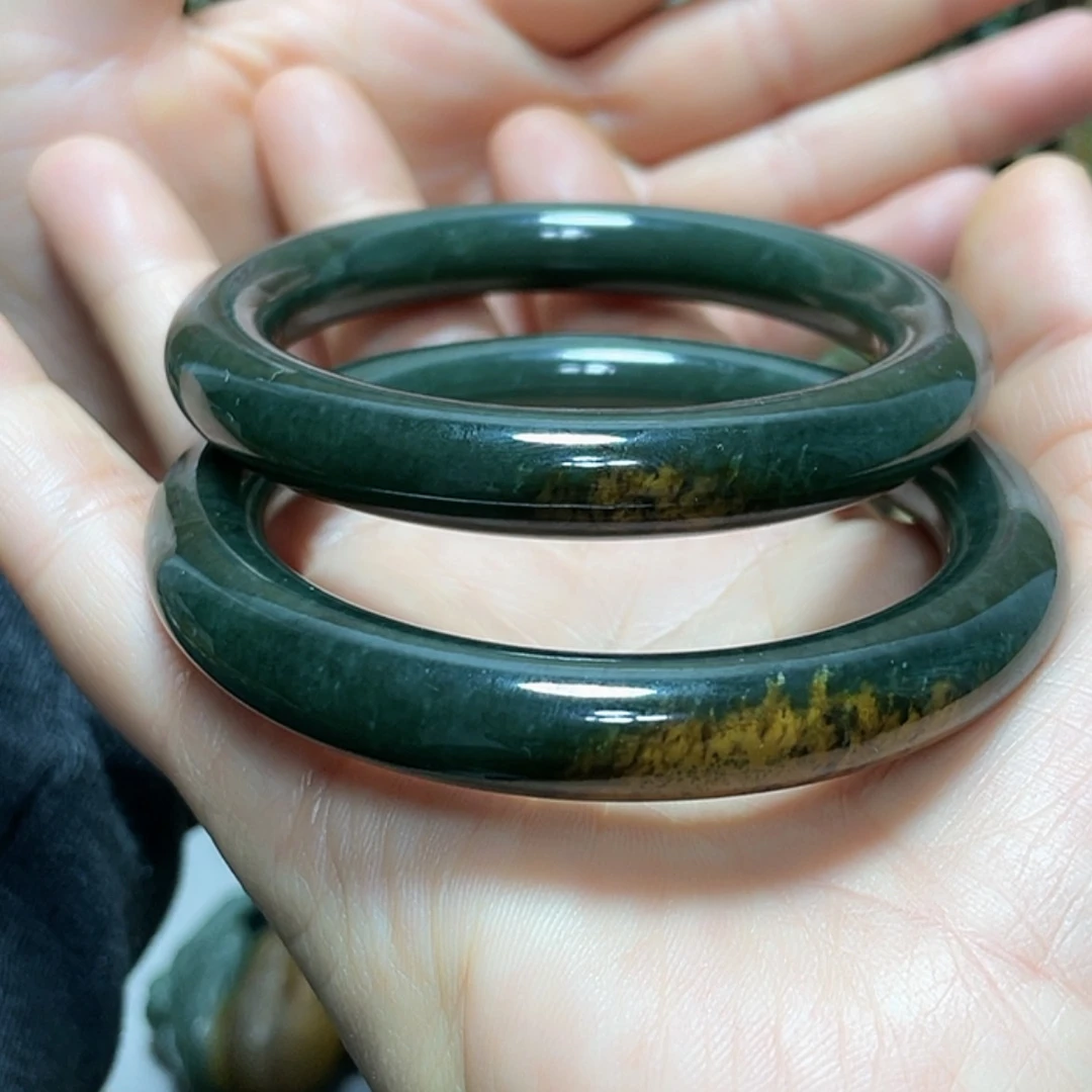 【闪购商品】未镶嵌岫岩河磨玉（透闪石质玉）把件佳*！