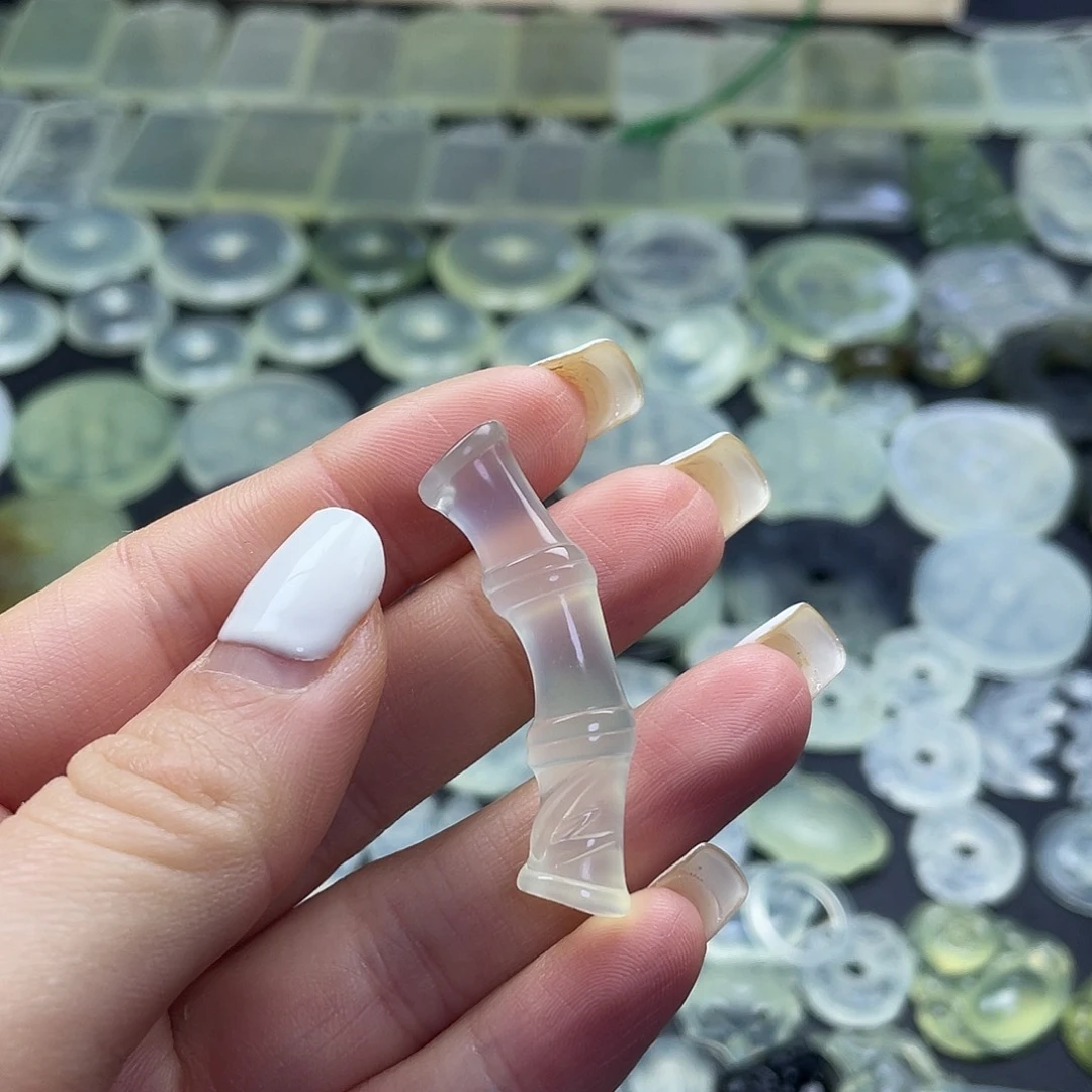 岫玉未镶嵌项圈竹节