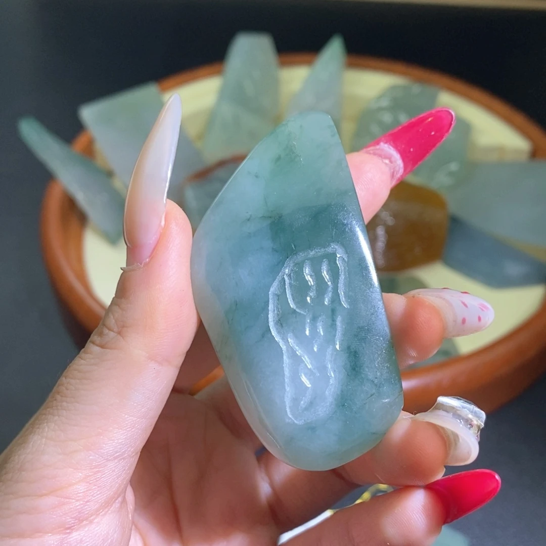 翡翠未镶嵌颈饰mm