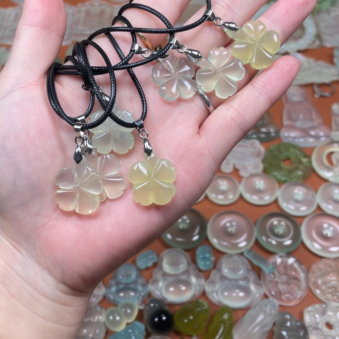 蛇纹石玉未镶嵌颈饰