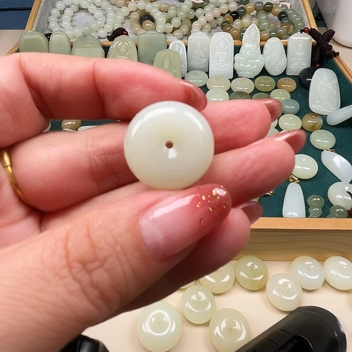 和田玉（糖玉）未镶嵌手链