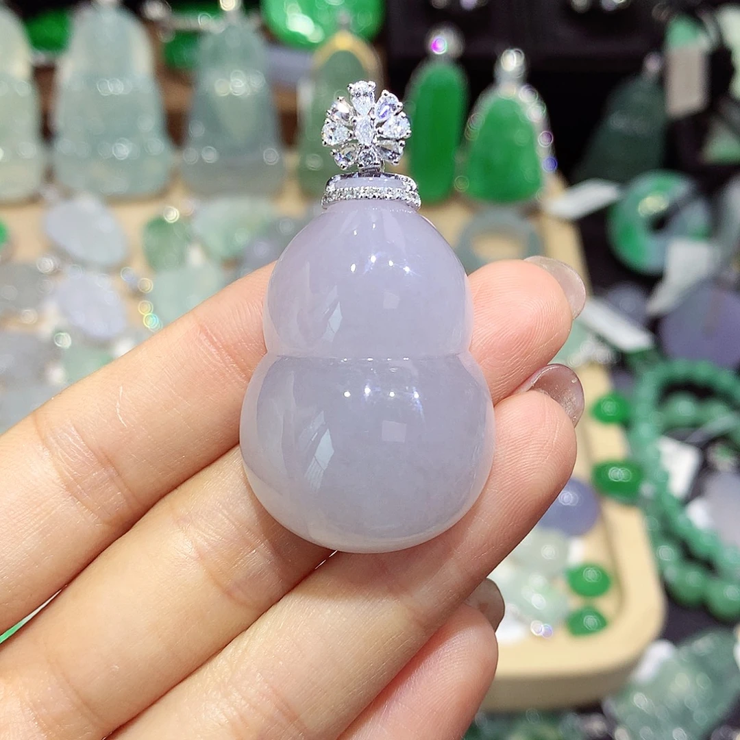 颈饰18K金镶嵌翡翠葫芦