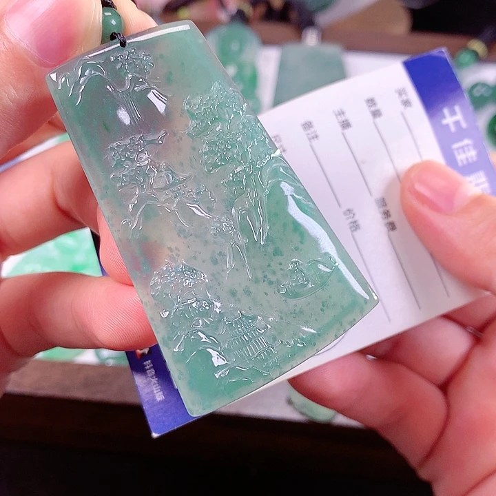 翡翠未镶嵌颈饰翡翠