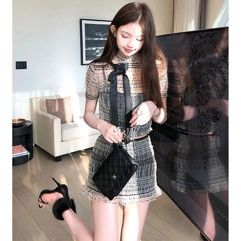 法式名媛时尚套装女纯欲风波点独特别致上衣+高腰短裙两件套