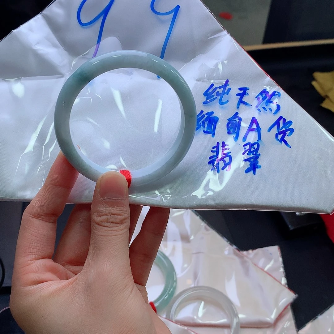 加***！翡翠未镶嵌手镯买断