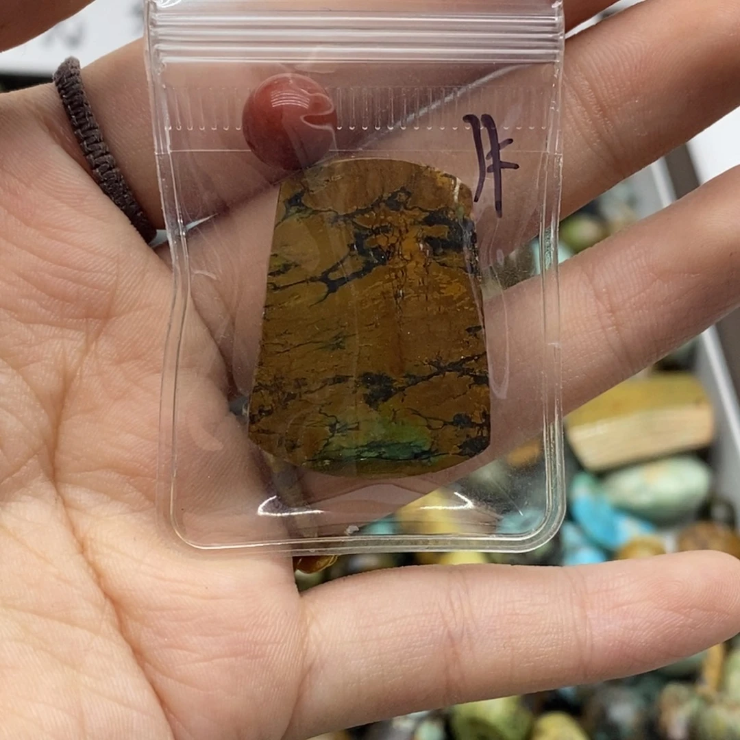 百***奕南红玛瑙未镶嵌珠宝奇石