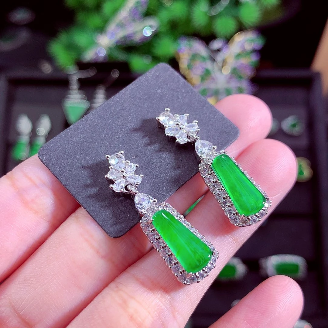 颈饰未镶嵌翡翠天然