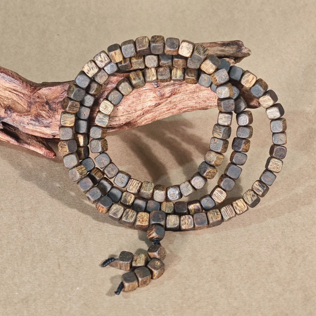 沉香【佟掌柜】尖峰岭绿奇楠9分沉6mm方珠多圈手串