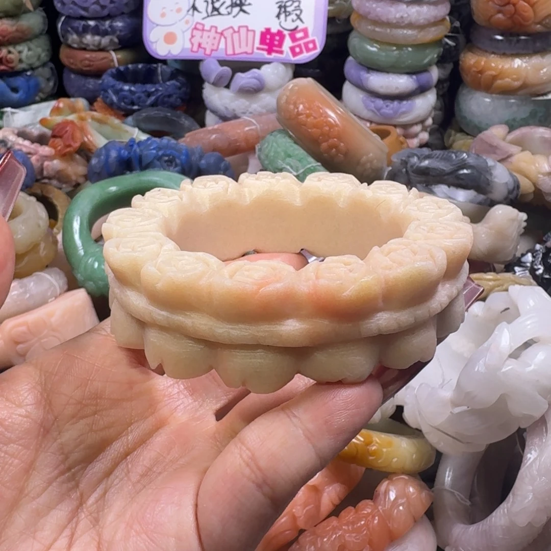 石英质玉未镶嵌手镯25，59。