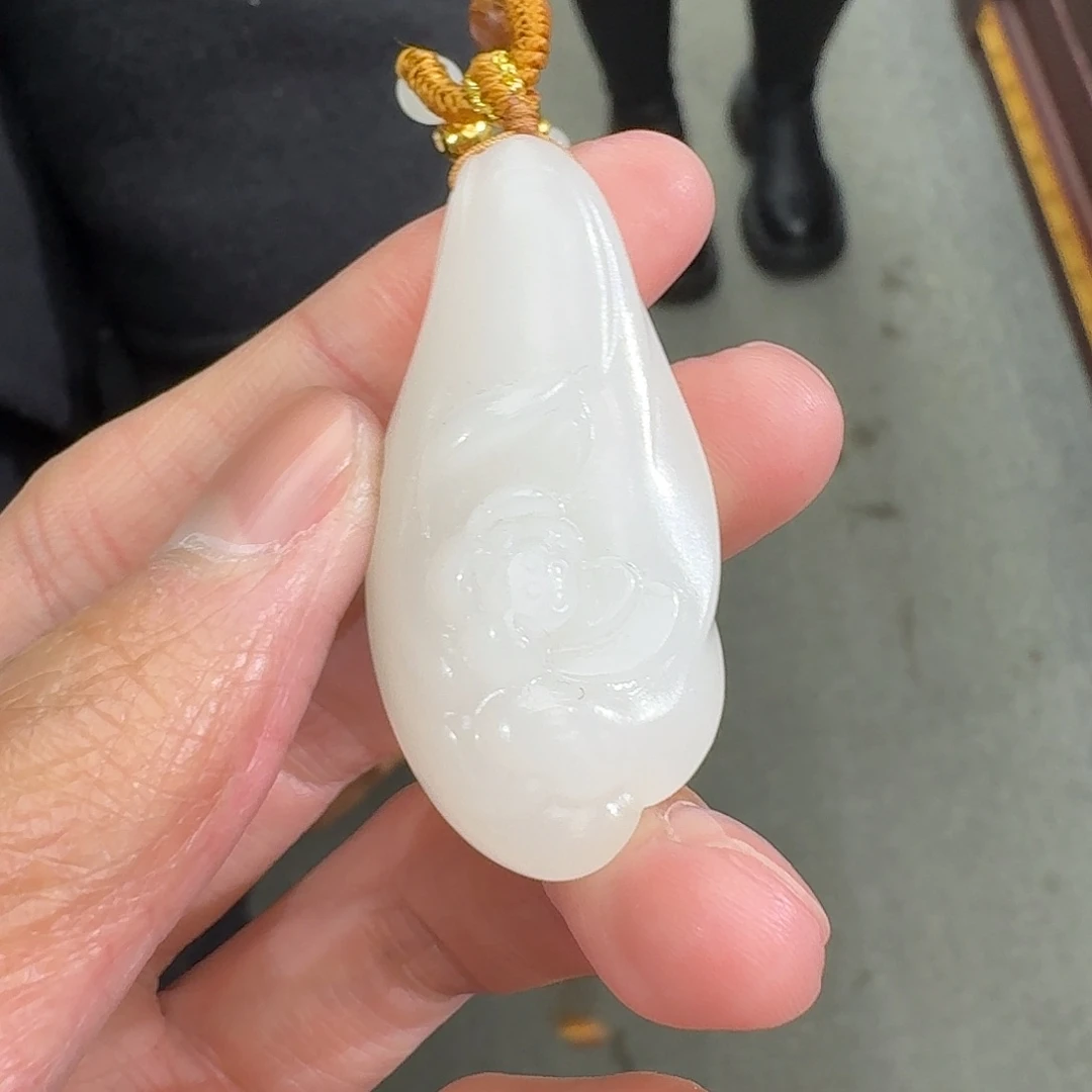 和田玉荷花未镶嵌39瑞姐卡45左右青海料