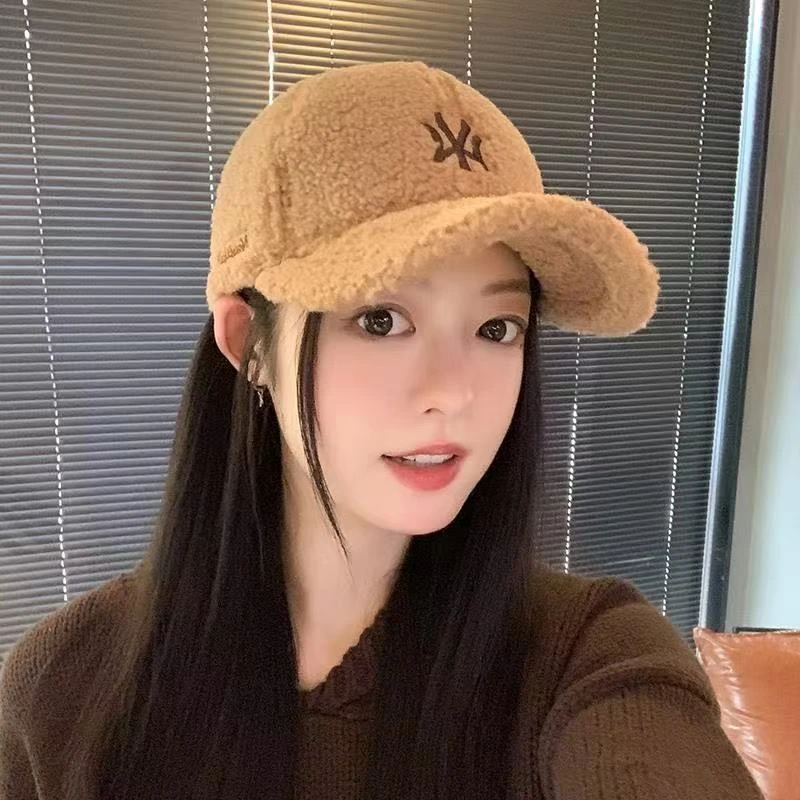 潮牌爆款冬季宽檐鸭舌帽男圆顶棒球帽帽子加厚加绒网红羊绒贝雷帽