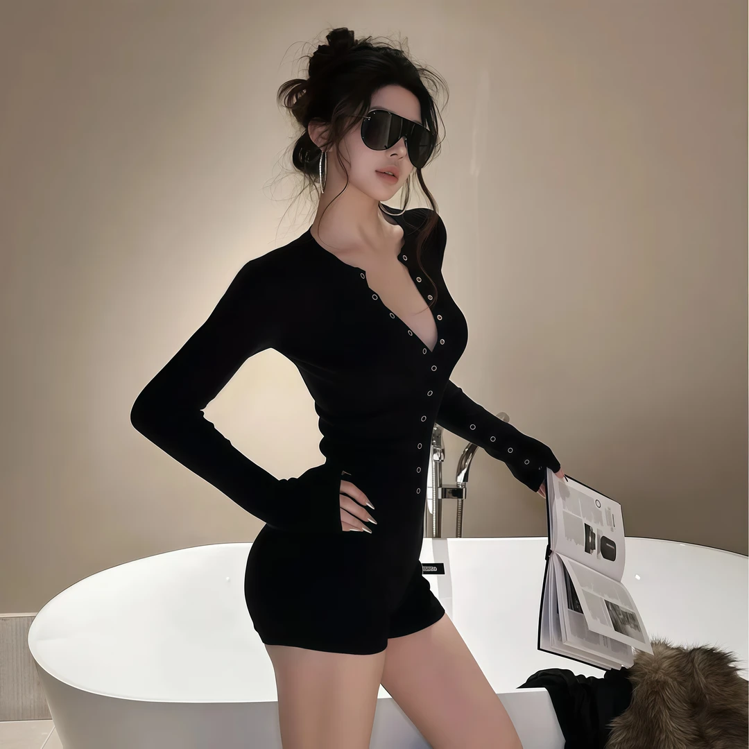 秋季美式纯欲风黑色长袖连衣裙女修身显瘦单排扣辣妹风性感短裙