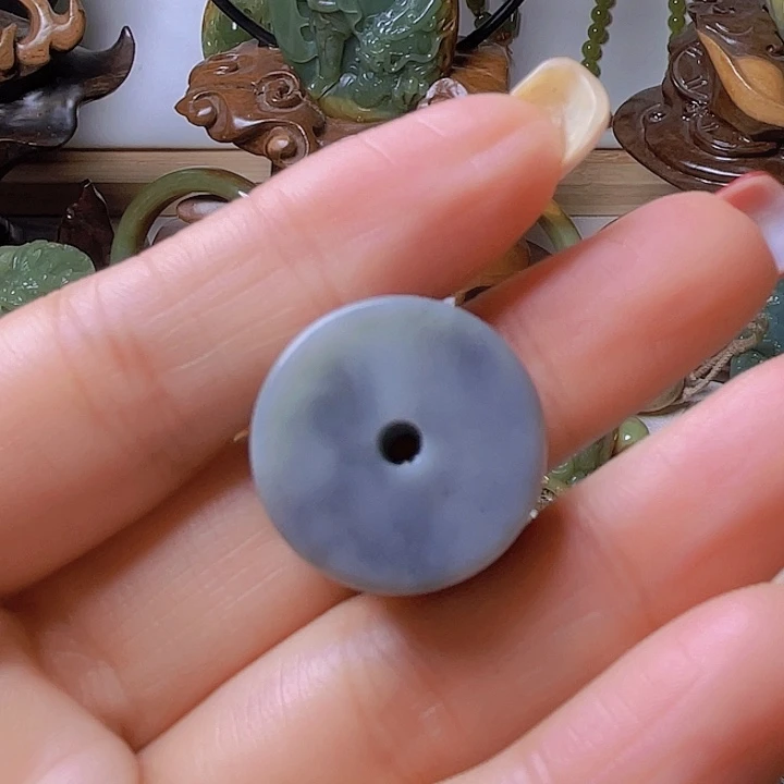 未镶嵌岫岩河磨玉（透闪石质玉）挂件为***斗