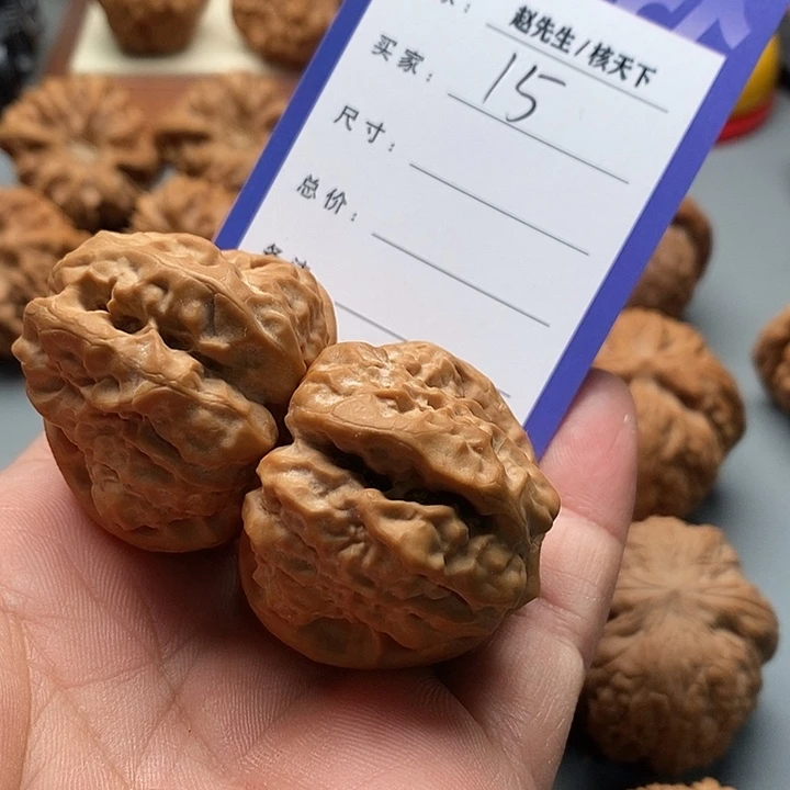 T***X桃核吊坠蛤蟆头狮子头