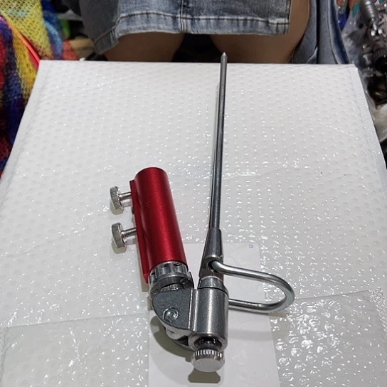 单炮台地插红色带脚踩