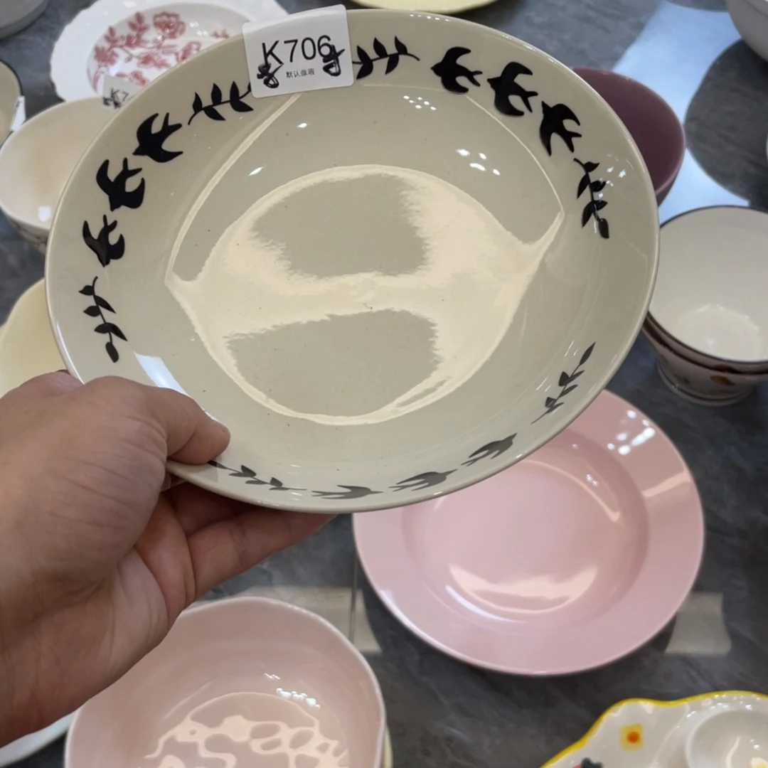 陶瓷微瑕餐具介意勿拍，满18飞！