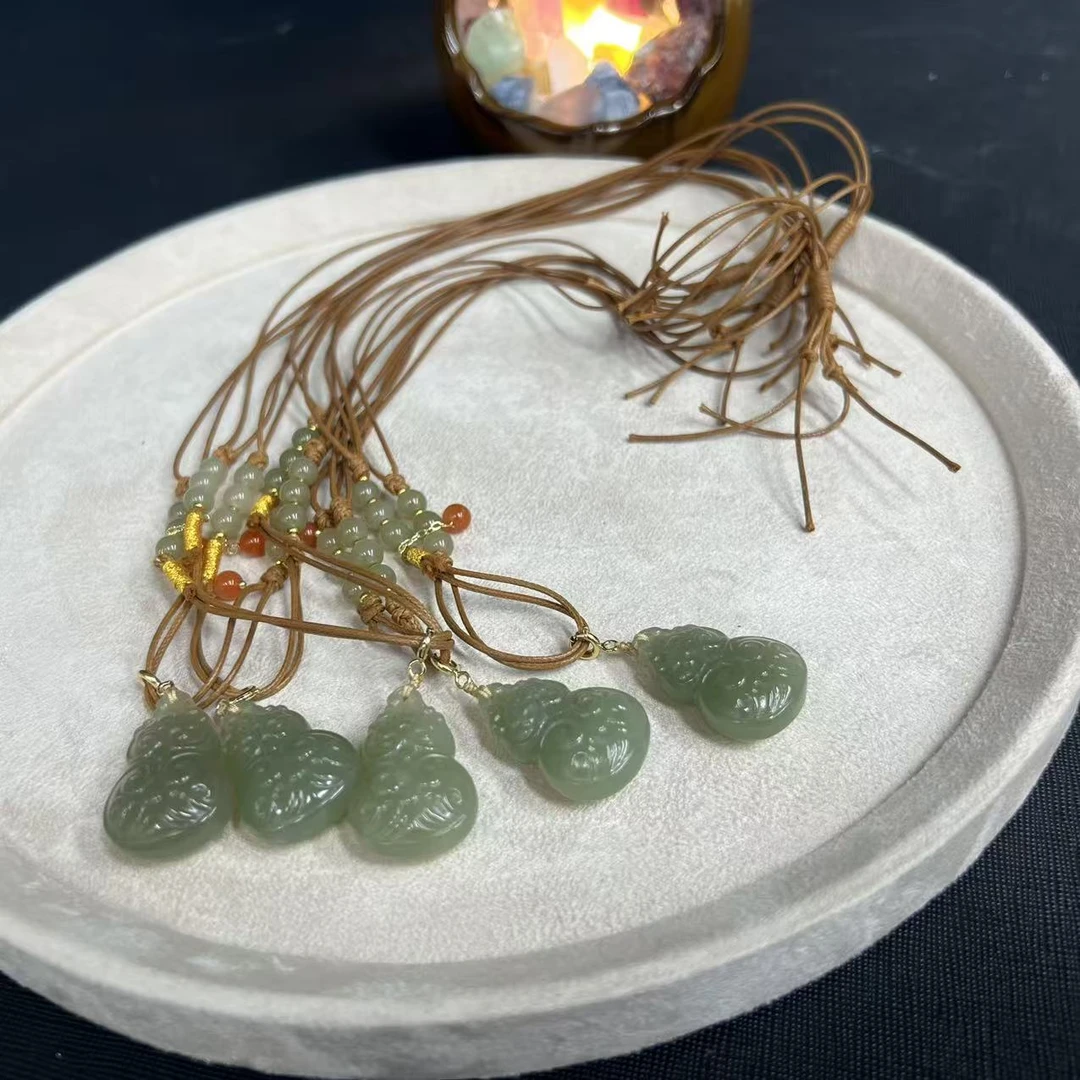 A180 和田玉雕刻祥云纹葫芦吊坠套绳【多样性发其一】