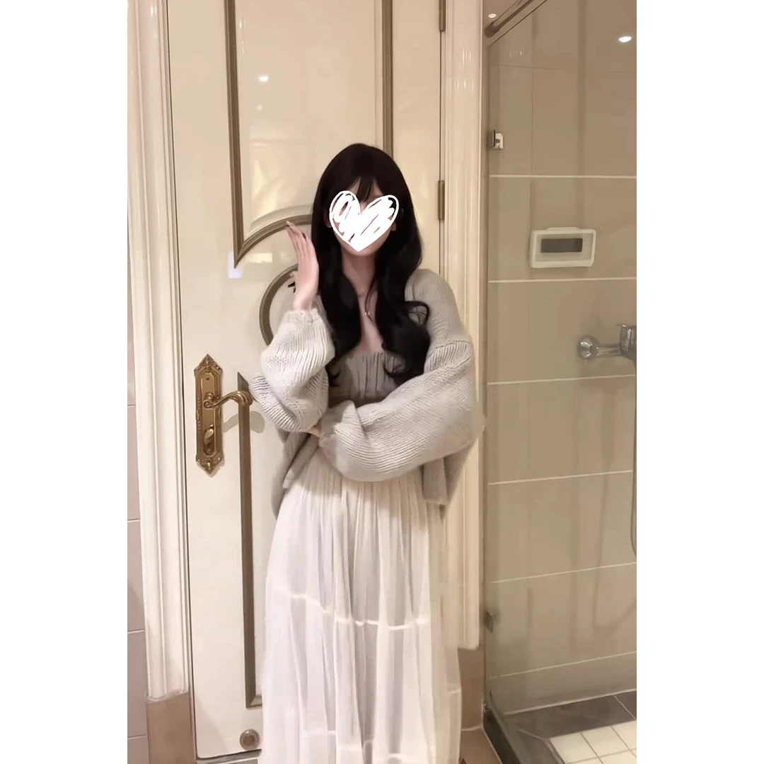 慵懒松弛感宽松杏色针织外搭开衫吊带背心上衣女秋半身裙纱裙套装