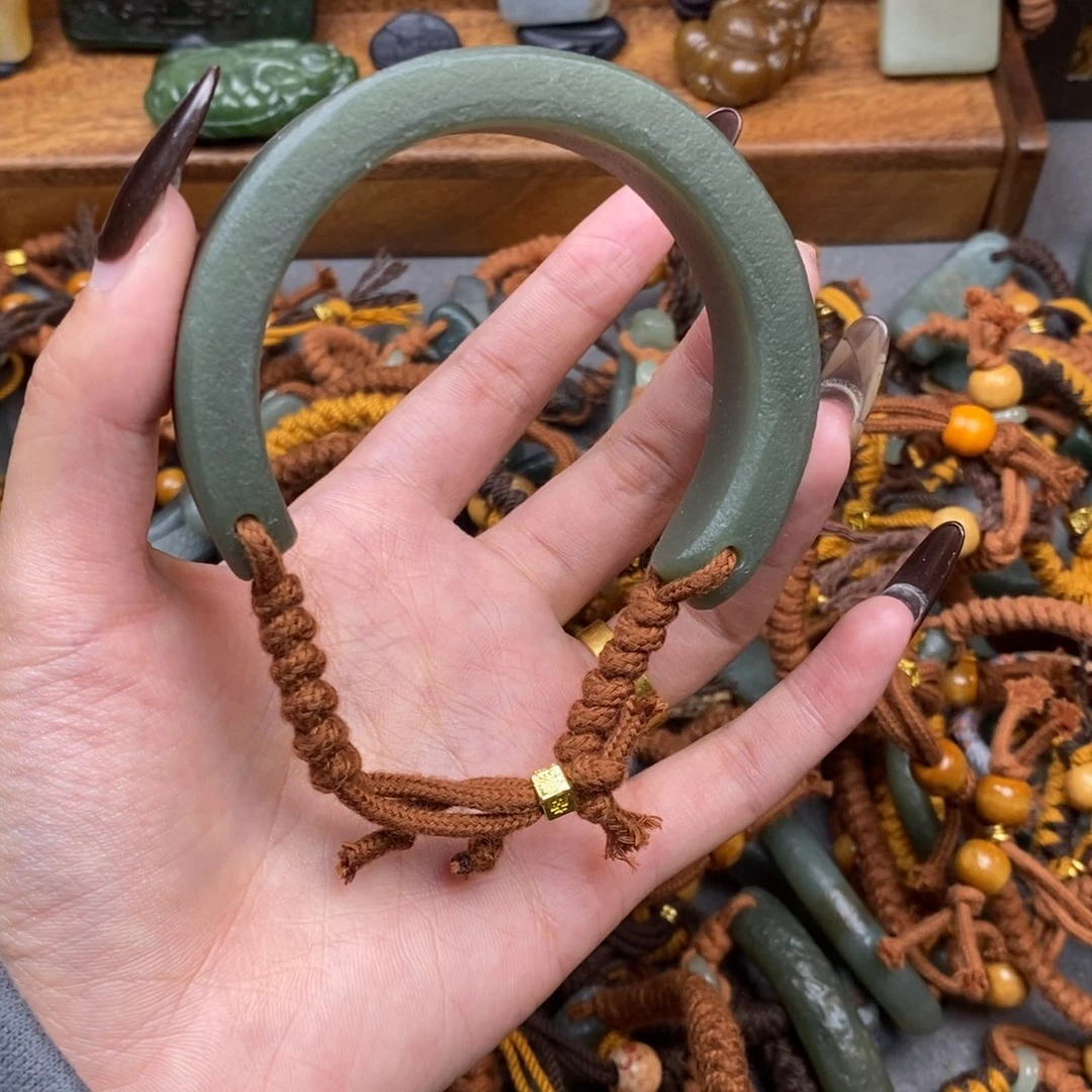 和田玉颈饰未镶嵌辽***行