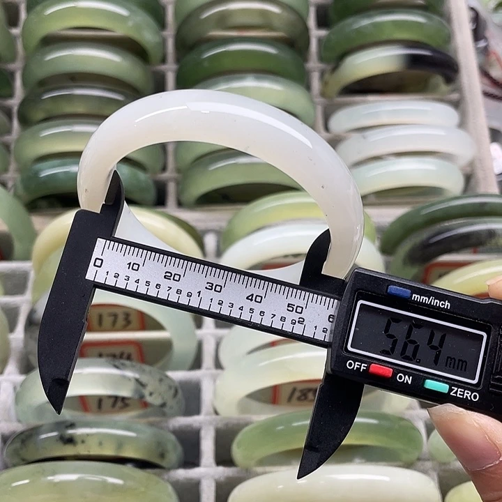未镶嵌蛇纹石玉手镯178