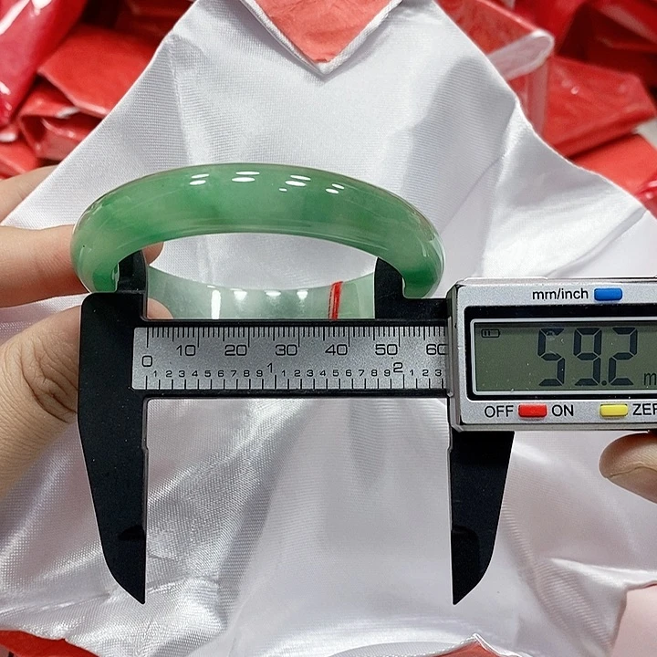 翡翠手镯未镶嵌94