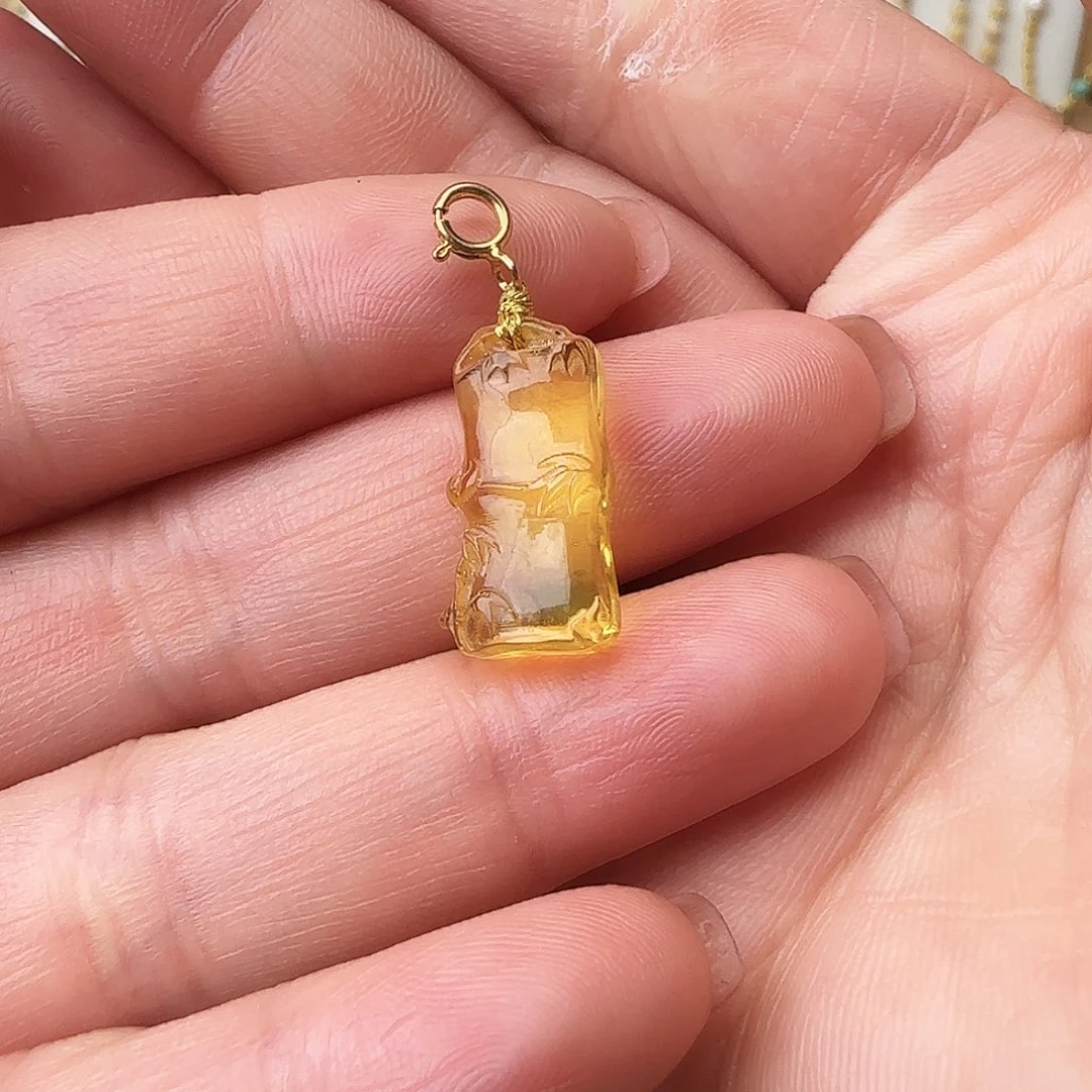 琥珀颈饰未镶嵌竹节