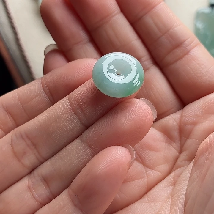 翡翠未镶嵌颈饰天然A货翡翠