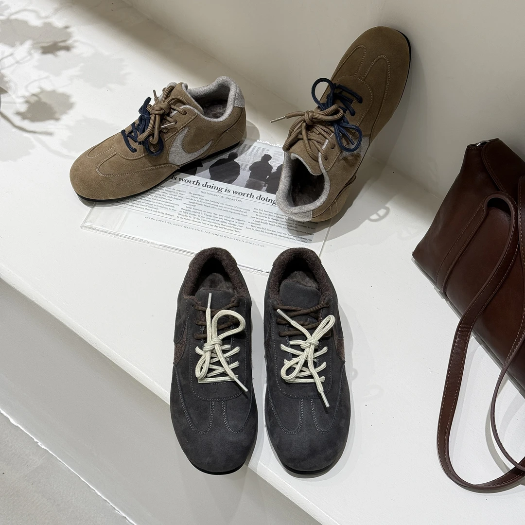 2025秋冬新款加绒平底真皮保暖休闲舒适软底双阔腿裤必备鞋