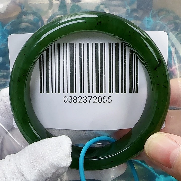 和田玉未镶嵌手镯微瑕59