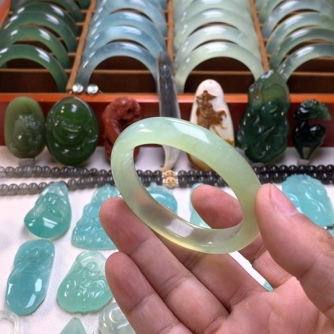 蛇纹石玉手镯未镶嵌贵*