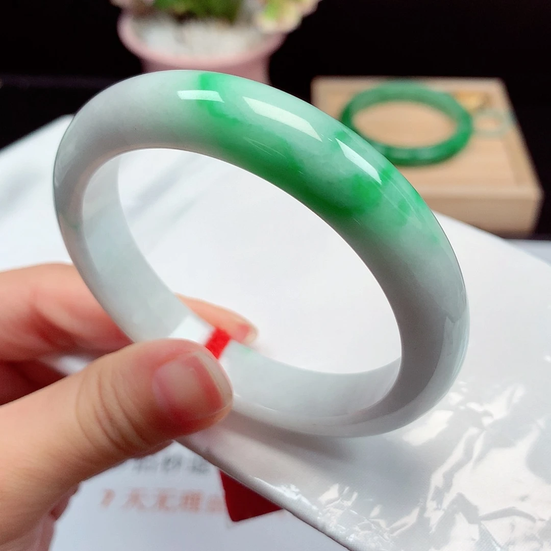 翡翠未镶嵌手镯1435
