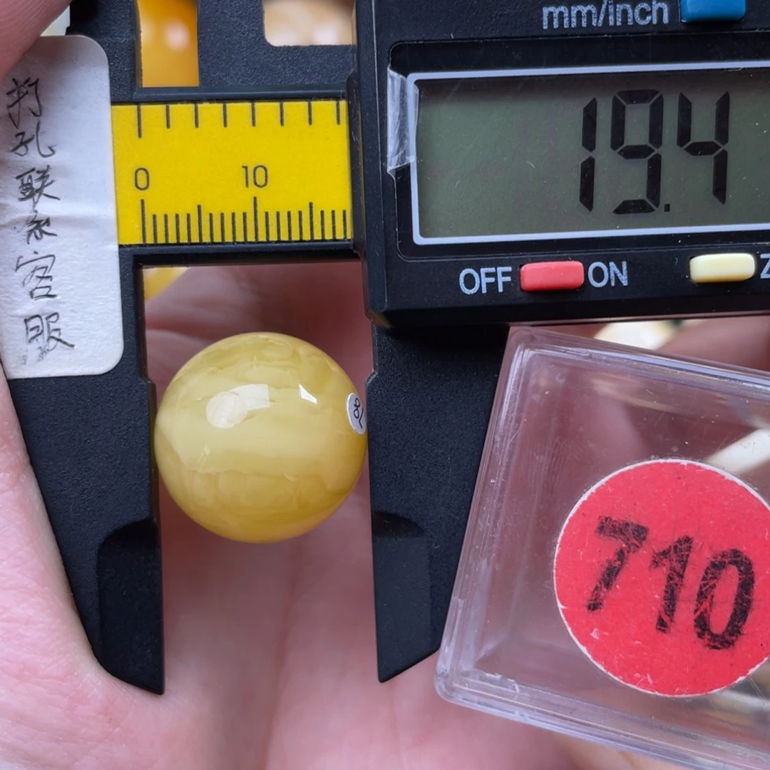 鱼****蜜蜡未镶嵌珠宝奇石微瑕