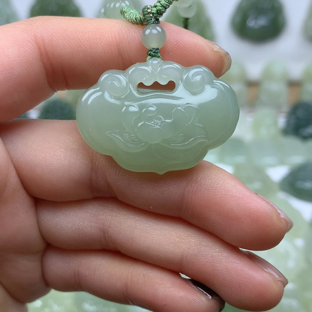 【闪购商品】颈饰未镶嵌和田玉