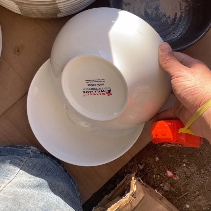 摆件陶瓷盘子碗砂锅都有