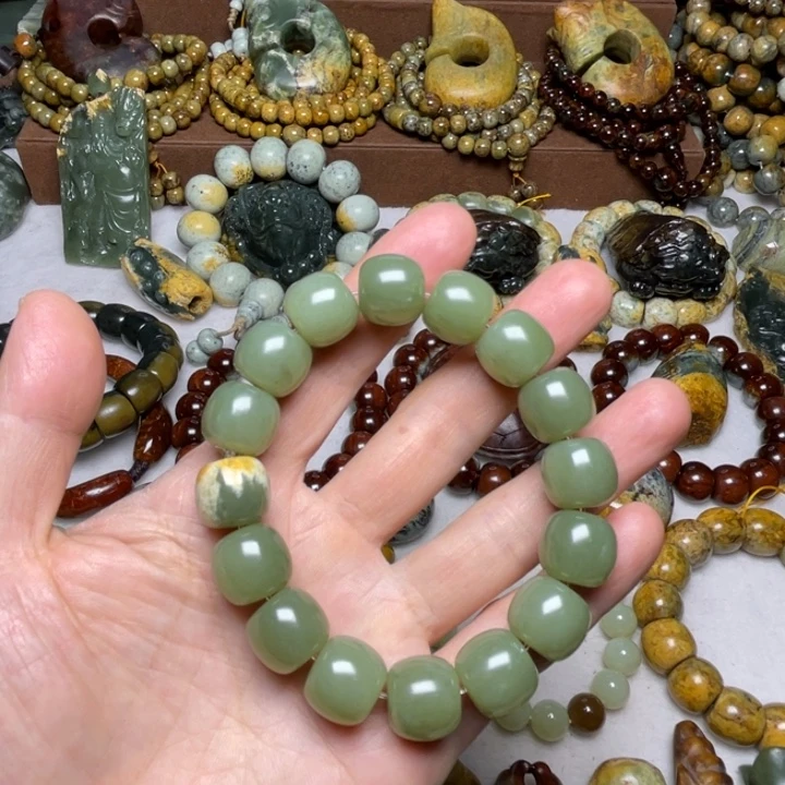 *****岫岩河磨玉（透闪石质玉）未镶嵌颈饰