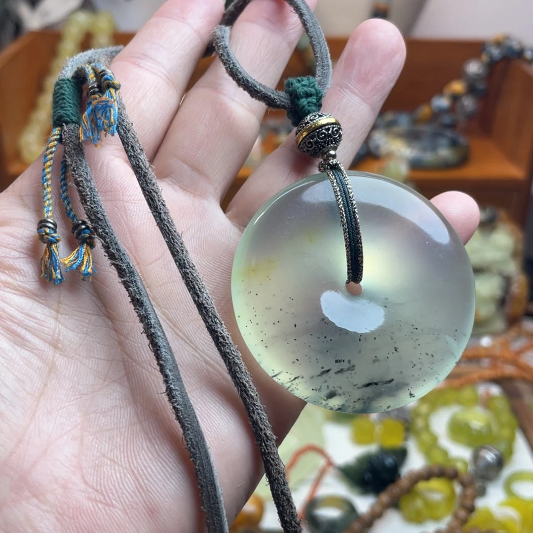 蛇纹石玉未镶嵌吊坠