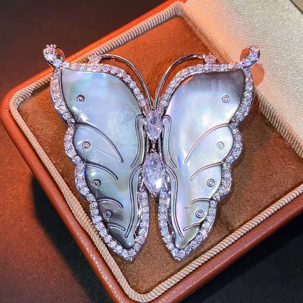 铜合金锆石胸针 1960新品爆款高货大黑贝蝴蝶胸针胸针