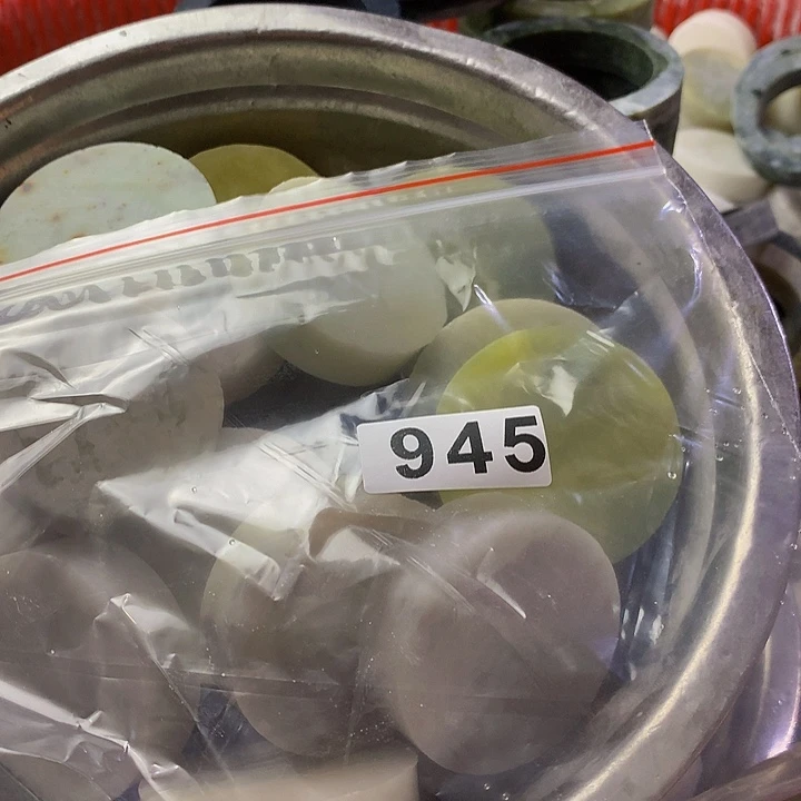 蛇纹石玉珠宝半成品未镶嵌幸**满