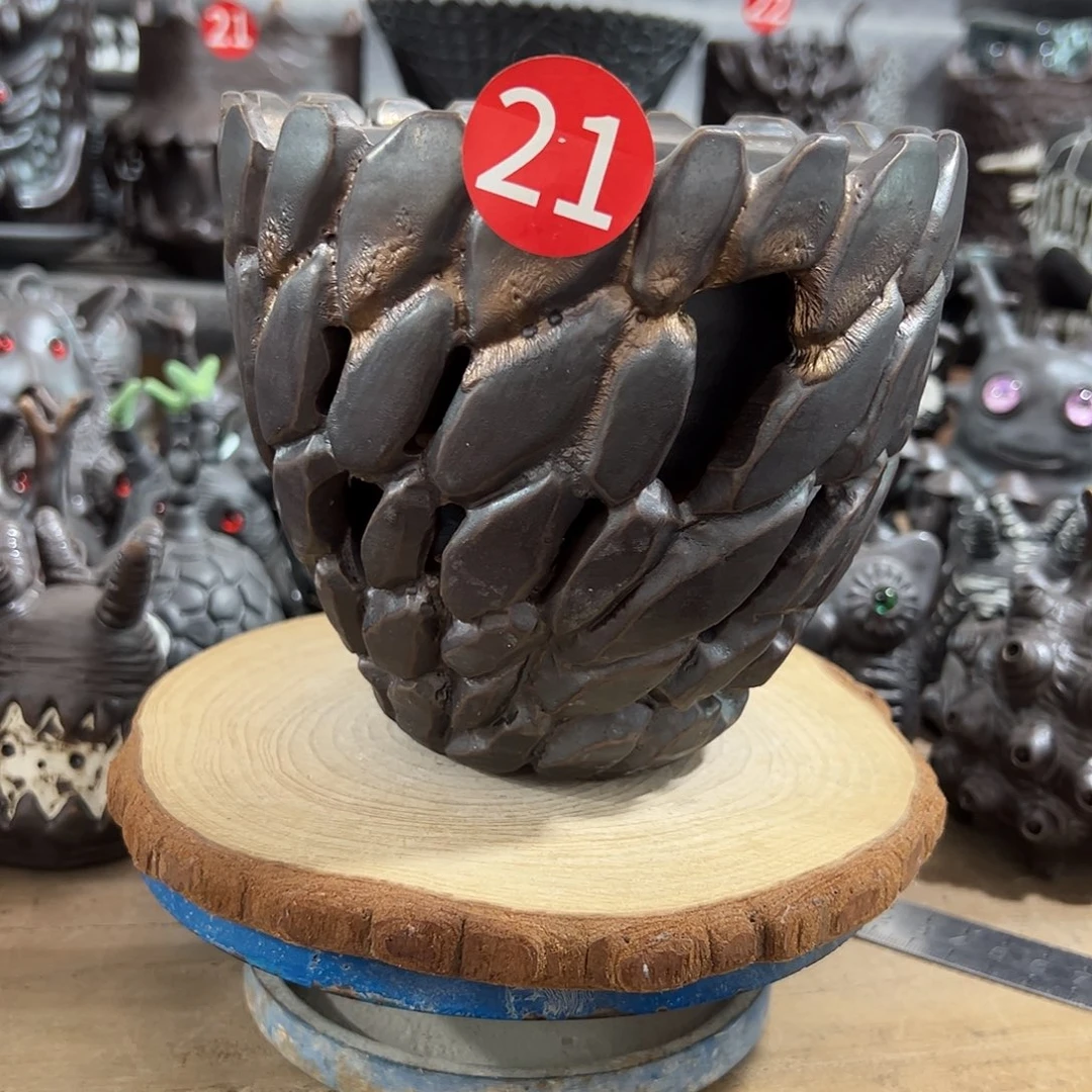 21号，微瑕，双层镂空，口11高13