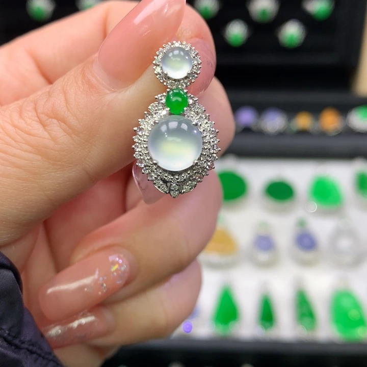 翡翠吊坠(不含链)18K金镶嵌