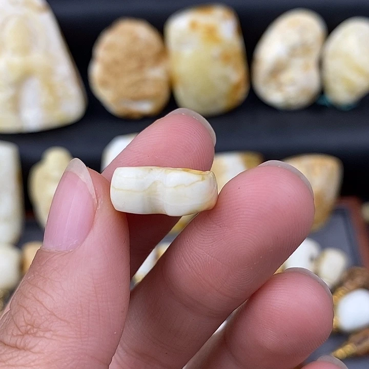 琥珀未镶嵌裸石八字环微瑕