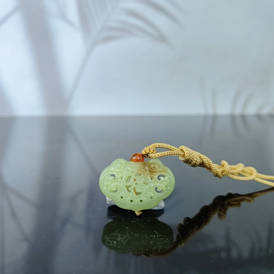 U和田玉香囊吊坠1671