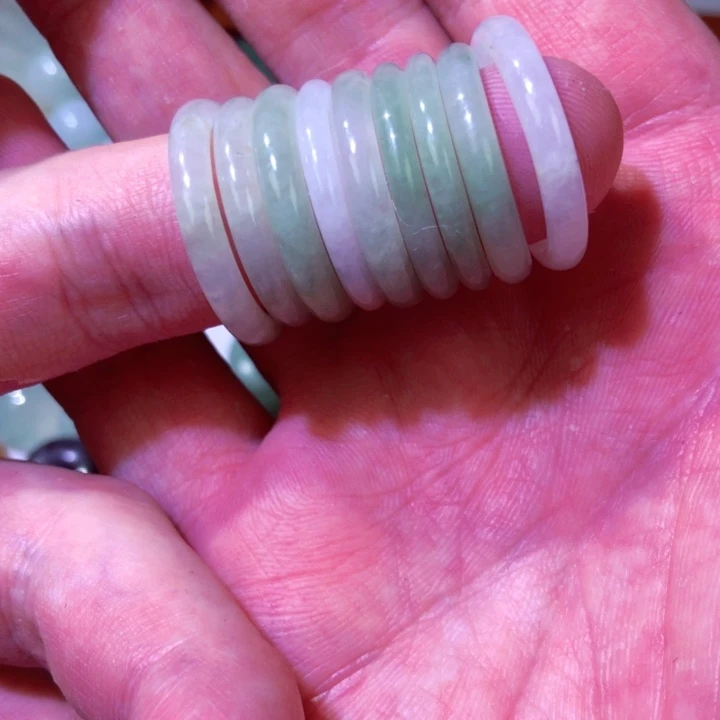 翡翠未镶嵌戒指天然a货翡翠多样性发一