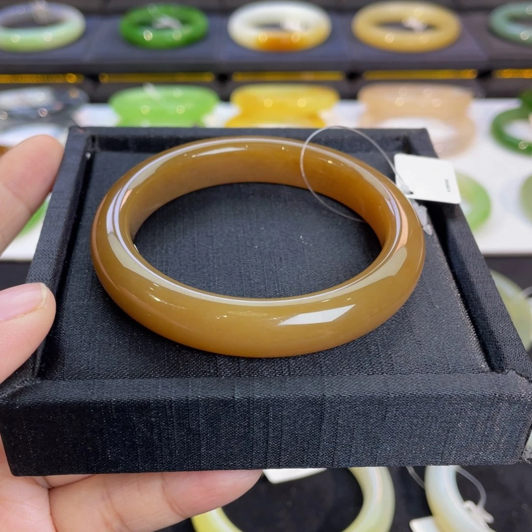 未镶嵌手镯和田玉-红蜜糖！全糖镯55