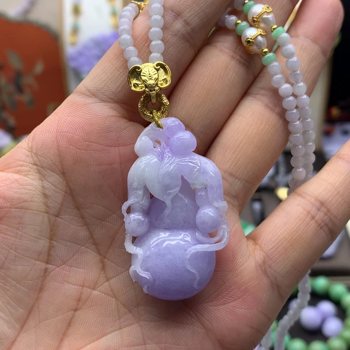 翡翠未镶嵌吊坠(赠链)